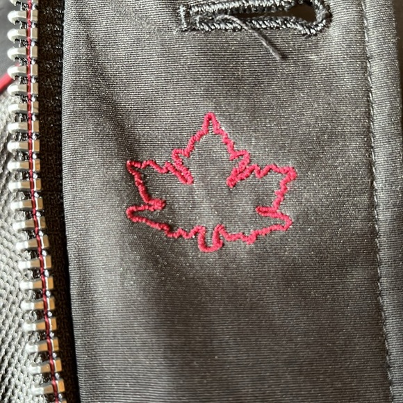 Canadian Classics Italian Men's Hooded Down Coat with  Fur Trim. - Picture 5 of 16